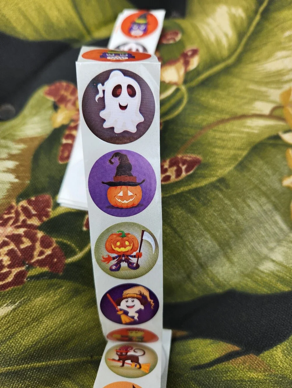 Assorted Halloween Stickers Orange & Purple 100 Count 🎃